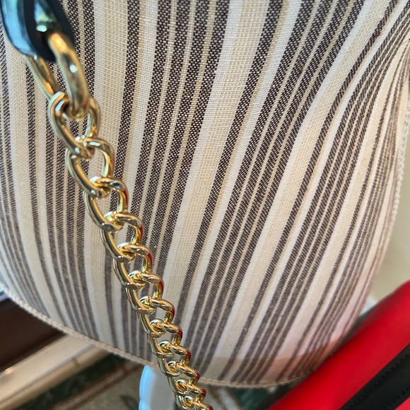 Steve Madden 2Tone Red & Black Crossbody/satchel with removable chain - Picture 12 of 17